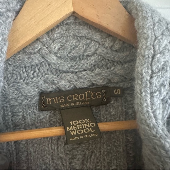 Inis Crafts Merino Wool Fisherman Cable Knit Cardigan Sweater Size Small Ireland - Picture 6 of 7